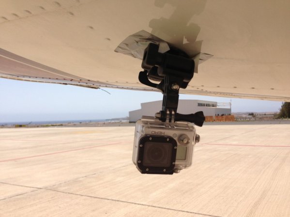 Gopro Hero placed on the wing