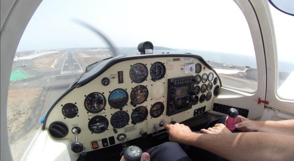 On final RWY 03L at Al Gando airport