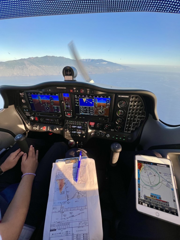 Flying simulated NDB approach into La Palma